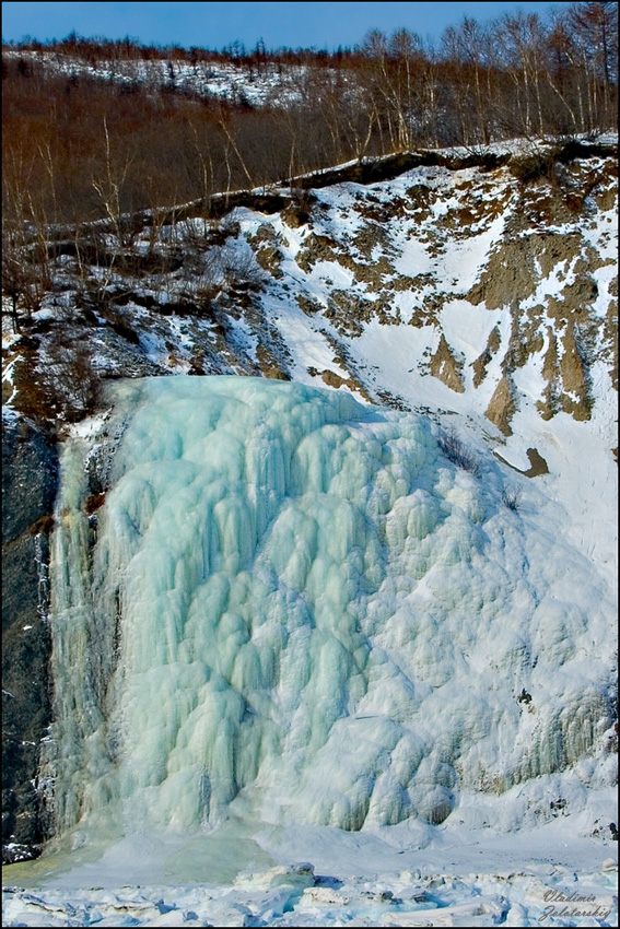 Заснувший водопад